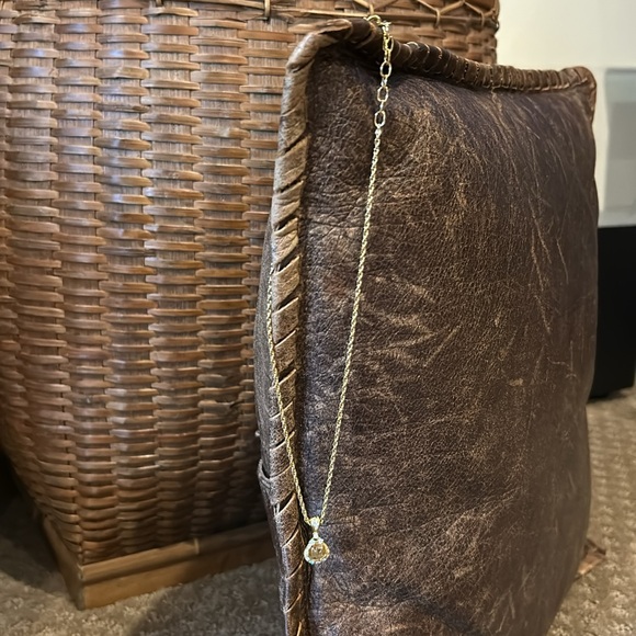 Nina Ricci Vintage Authentic Gold Plated Necklace W/“NR” Charm & Precious Stones - Picture 4 of 9